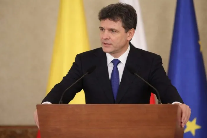 Alegerile anticipate reintră în calcul după eșecul cabinetului Veștea.