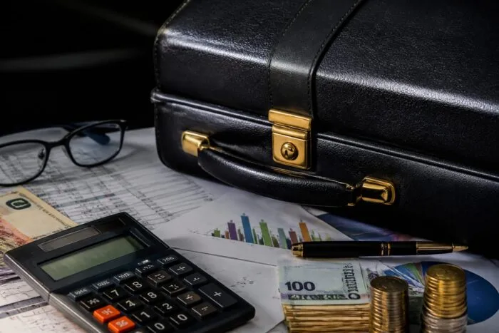 De ce a ales să rămână la Finanțe ministrul desemnat. Miza pentru pensii și credibilitatea României