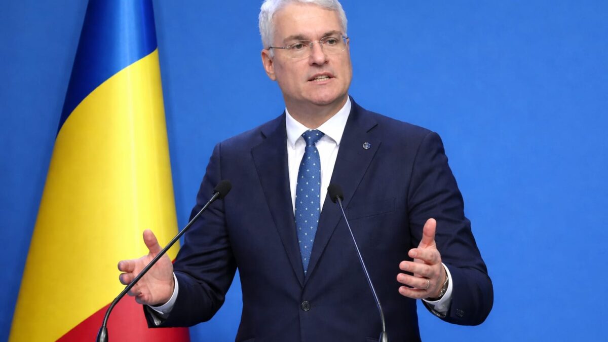 Asumarea răspunderii pe legile din PNRR poate aduce banii europeni mai repede. Ce riscă Guvernul în Parlament Asumarea răspunderii pe legile din PNRR poate aduce banii europeni mai repede. Ce riscă Guvernul în Parlament