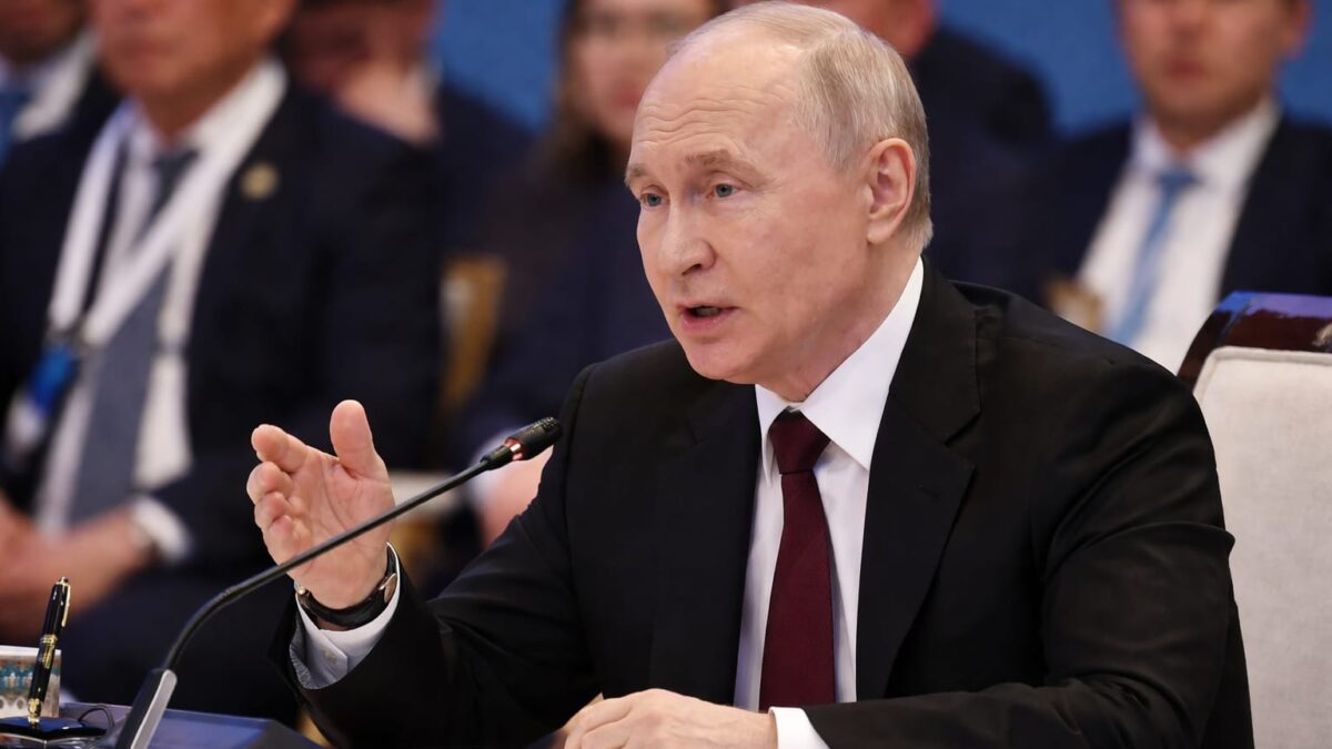 Atacurile ucrainene asupra rafinăriilor vor să destabilizeze Rusia, spune Putin.