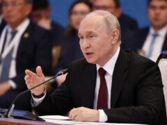 Atacurile ucrainene asupra rafinăriilor vor să destabilizeze Rusia, spune Putin.