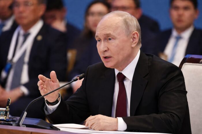 Atacurile ucrainene asupra rafinăriilor vor să destabilizeze Rusia, spune Putin.