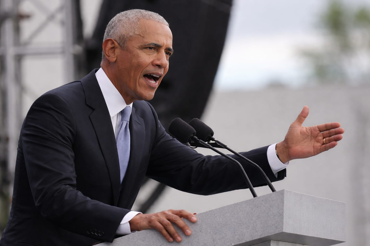 Barack Obama a inaugurat un centru prezidențial în Chicago. Absența lui Donald Trump subliniază un mesaj de diviziune