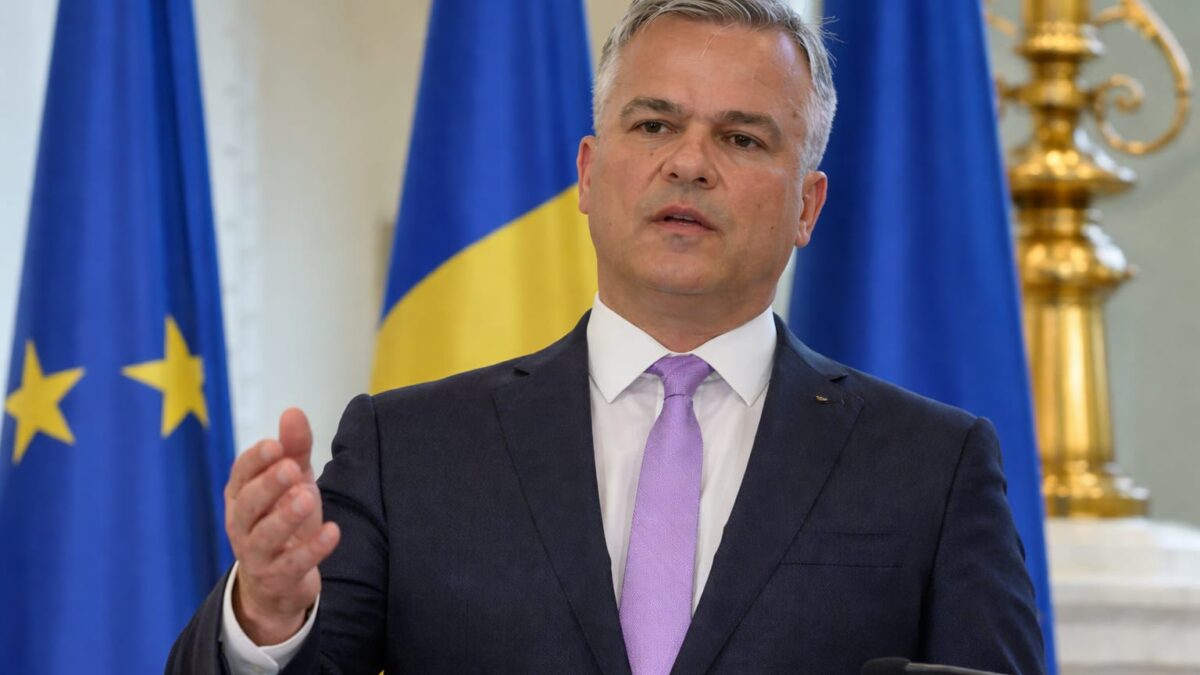 Adrian Veștea începe marți negocierile cu PSD pentru învestire. Cum poate ajunge la pragul de 233 de voturi Adrian Veștea începe marți negocierile cu PSD pentru învestire. Cum poate ajunge la pragul de 233 de voturi