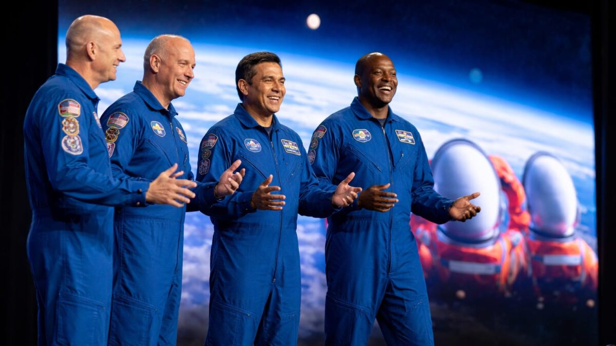 NASA menține ținta pentru Lună în 2028. Ce probleme la SpaceX și Blue Origin pot întârzia zborul cu echipaj NASA menține ținta pentru Lună în 2028. Ce probleme la SpaceX și Blue Origin pot întârzia zborul cu echipaj