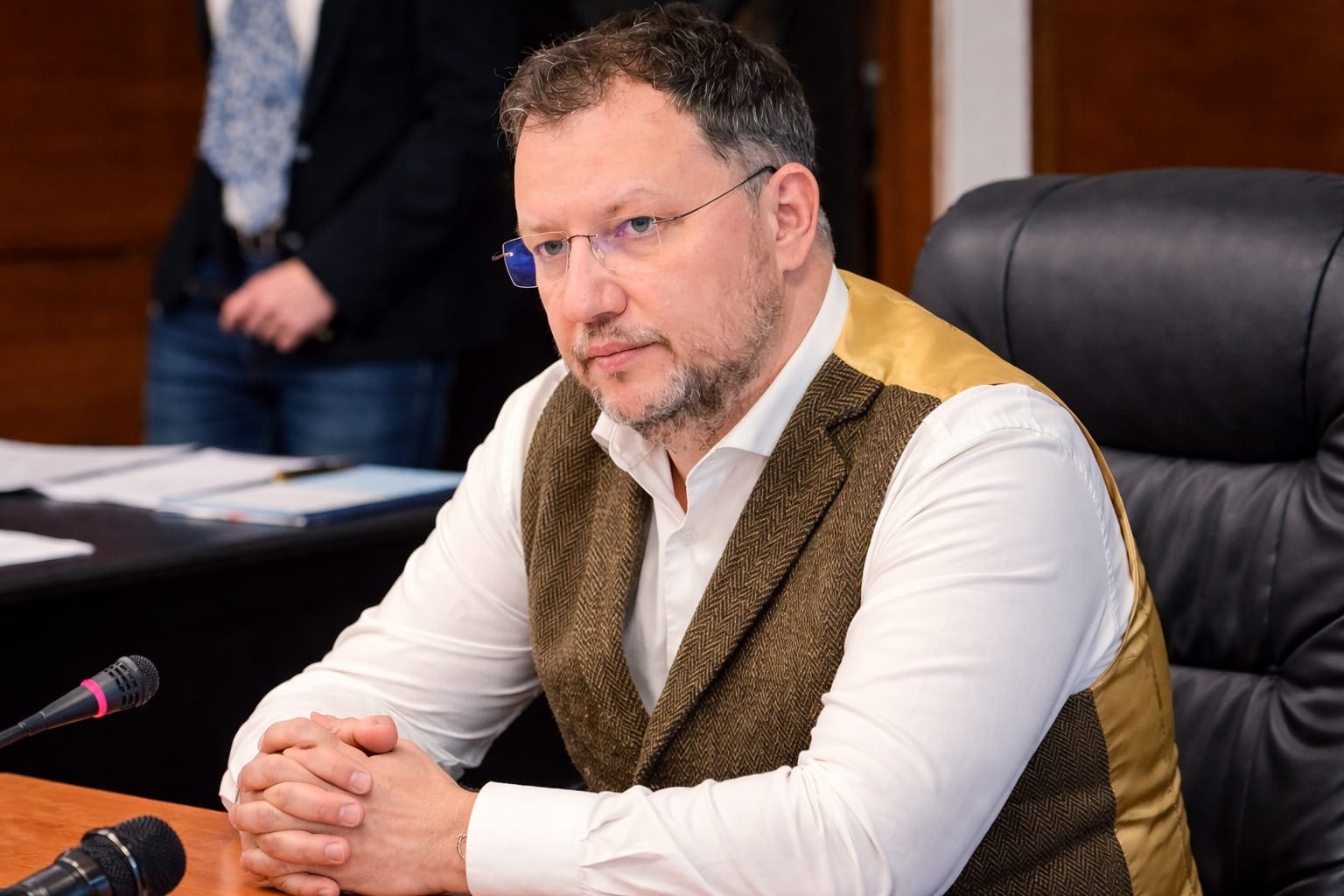 PNL Giurgiu a votat cu 41 la 1 pentru Adrian Veștea premier. Ce înseamnă decizia pentru majoritatea din Parlament
