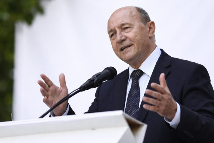Băsescu avertizează că blocajul politic poate ajuta AUR. Ce pierde coaliția dacă Veștea nu face majoritatea Băsescu avertizează că blocajul politic poate ajuta AUR. Ce pierde coaliția dacă Veștea nu face majoritatea