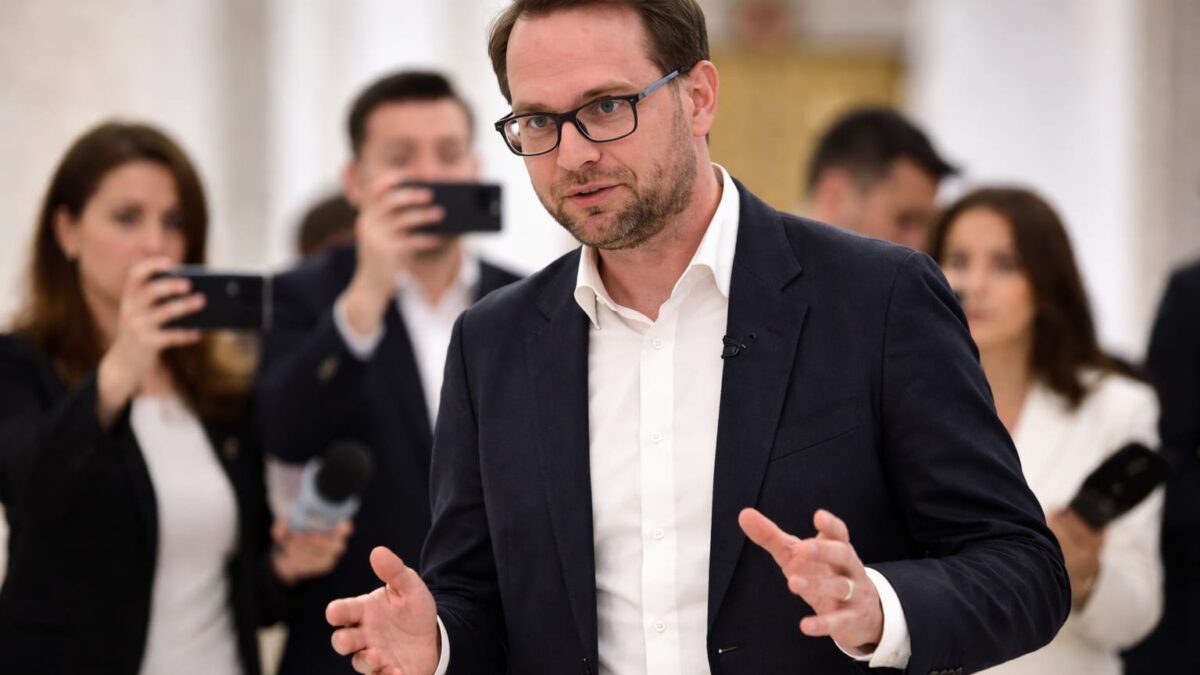 Dominic Fritz anunță că rămâne primar până la capătul mandatului. Cum îl poate afecta sentința finală în dosarul ANI Dominic Fritz anunță că rămâne primar până la capătul mandatului. Cum îl poate afecta sentința finală în dosarul ANI