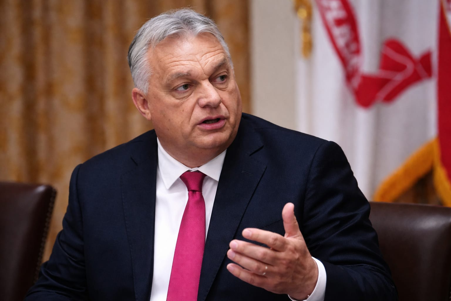 Parlamentul Ungariei a limitat la opt ani mandatul de premier. Cum îl blochează regula retroactivă pe Viktor Orbán