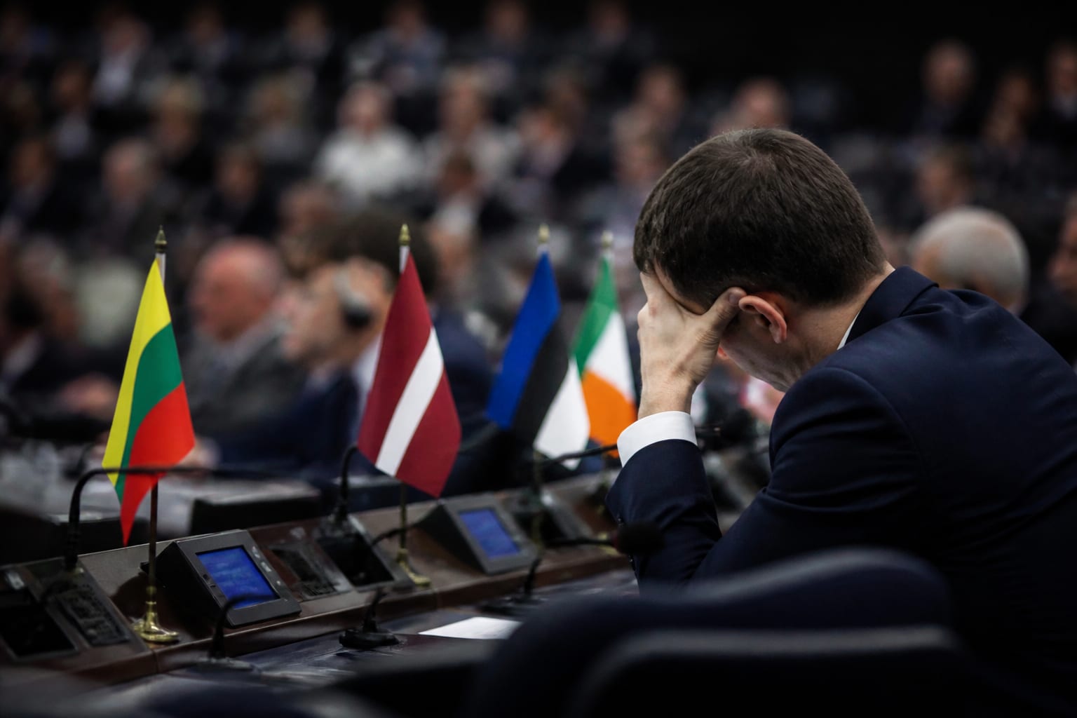 Comisia Europeană pregătește clauze de salvgardare după aderare. Cum ar putea fi limitat veto-ul noilor state membre