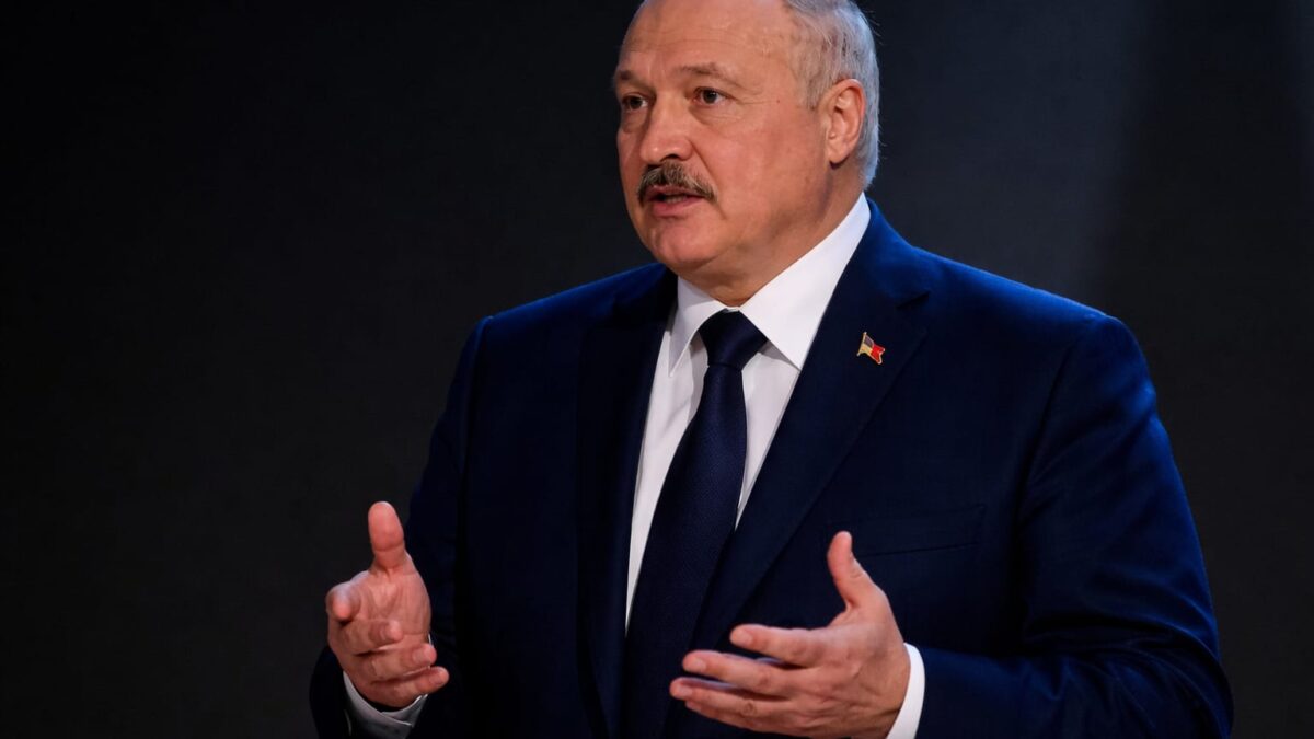 Aleksandr Lukașenko spune că Belarus nu amenință Ucraina. Cum schimbă scuzele către Zelenski semnalul de la Minsk