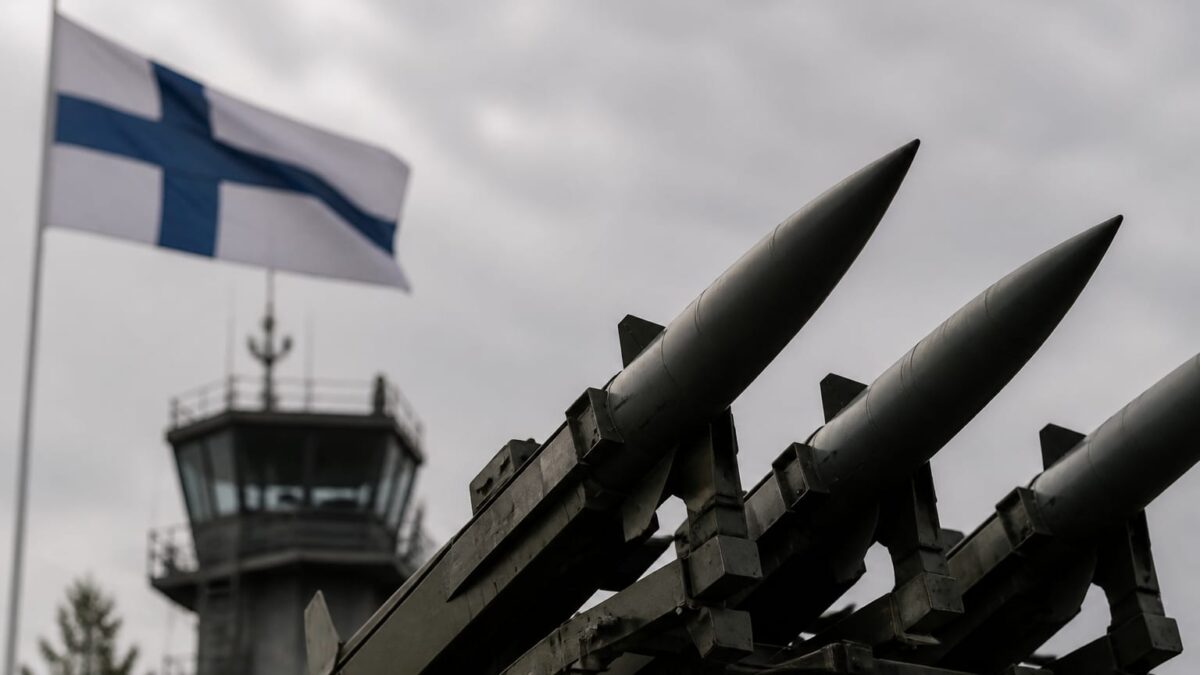 Finlanda a ridicat interdicția privind armele nucleare cu 125 de voturi. Ce se schimbă pentru NATO și flancul estic