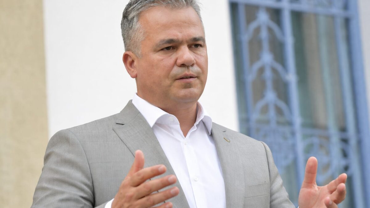 Guvernul Veștea intră în etapa decisivă. Ce este în joc pentru buget, deficit și stabilitatea politică Guvernul Veștea intră în etapa decisivă. Ce este în joc pentru buget, deficit și stabilitatea politică