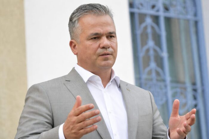 Guvernul Veștea intră în etapa decisivă. Ce este în joc pentru buget, deficit și stabilitatea politică