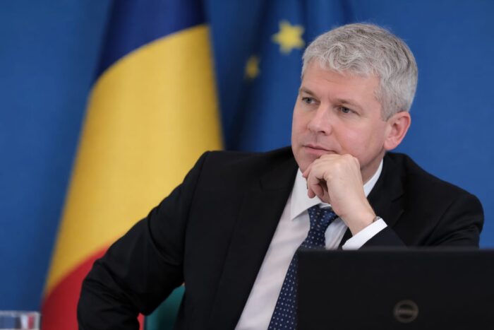 Demisia lui Cătălin Predoiu din conducerea PNL mută raportul de forțe. Cine câștigă și ce pierde coaliția Demisia lui Cătălin Predoiu din conducerea PNL mută raportul de forțe. Cine câștigă și ce pierde coaliția