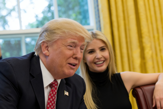 Familia Trump vinde monede de până la 12.000 de dolari Familia Trump vinde monede de până la 12.000 de dolari