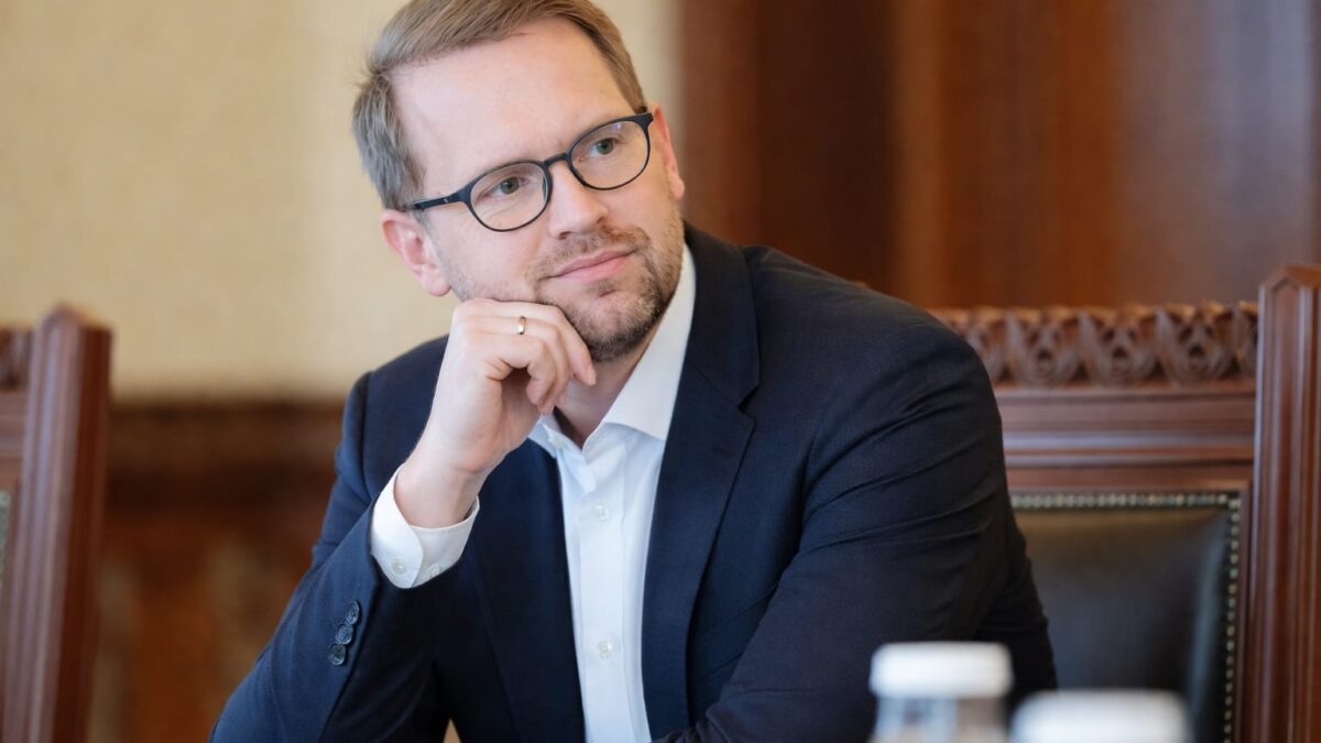25.000 de lei stau în centrul dosarului Dominic Fritz la Înalta Curte. Cum poate influența verdictul mandatul său