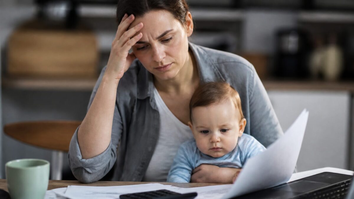 Indemnizația de creștere a copilului rămâne între 1.651 și 8.500 lei