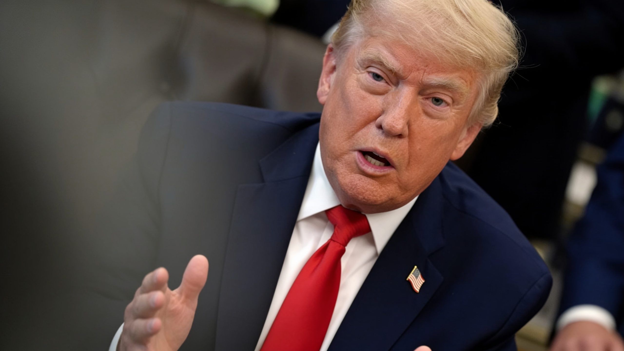 Strâmtoarea Hormuz ar putea fi redeschisă duminică. Donald Trump anunță un acord, Iranul îl contrazice
