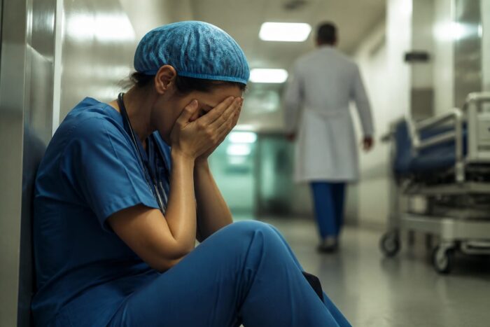 Angajații din sănătate ar putea declanșa prima grevă generală din ultimii 20 de ani