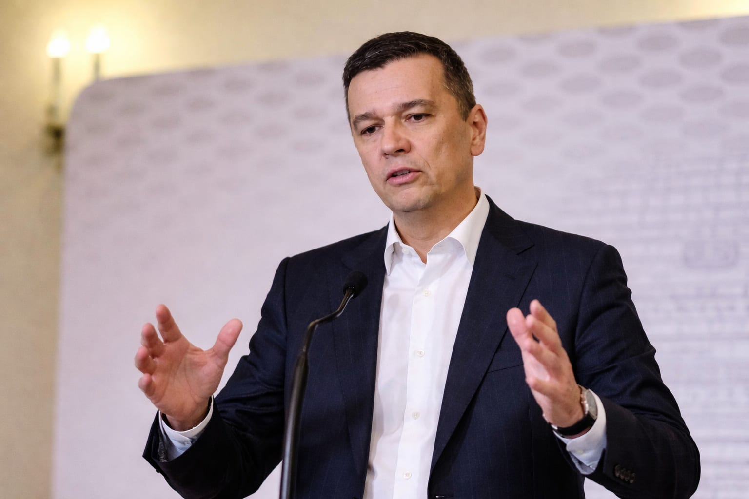 România intră într-o perioadă de risc instituțional, spune șeful PSD. Ce se poate bloca după închiderea Parlamentului