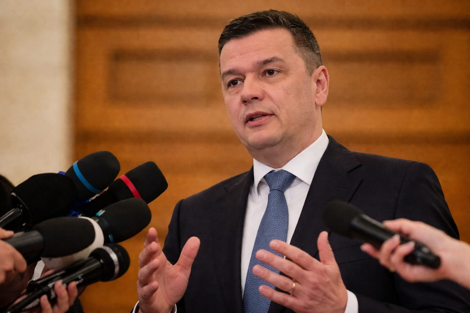 PSD decide duminică dacă intră la guvernare cu Adrian Veștea. Ce condiții pune pentru sprijinirea noului Cabinet