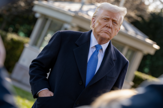 Donald Trump anunță redeschiderea Strâmtorii Ormuz printr-un acord cu Iranul. Teheranul contestă puncte-cheie