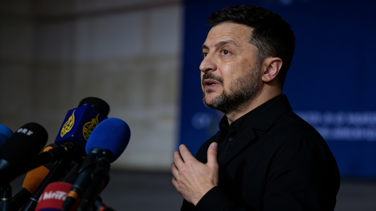 Zelenski a promulgat legea care exclude limba rusă din lista limbilor protejate