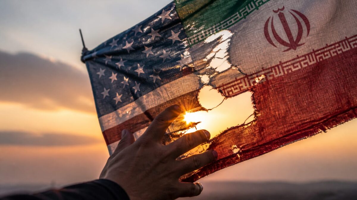 SUA și Iran au convenit oprirea imediată a luptelor. Ce prevede acordul ce va fi semnat pe 19 iunie în Elveția SUA și Iran au convenit oprirea imediată a luptelor. Ce prevede acordul ce va fi semnat pe 19 iunie în Elveția