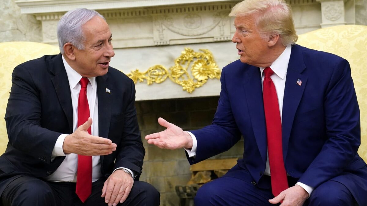 Casa Albă suspectează o breșă după discuții despre Iran și Epstein. Ce indică fragmentele din cartea despre Trump Casa Albă suspectează o breșă după discuții despre Iran și Epstein. Ce indică fragmentele din cartea despre Trump