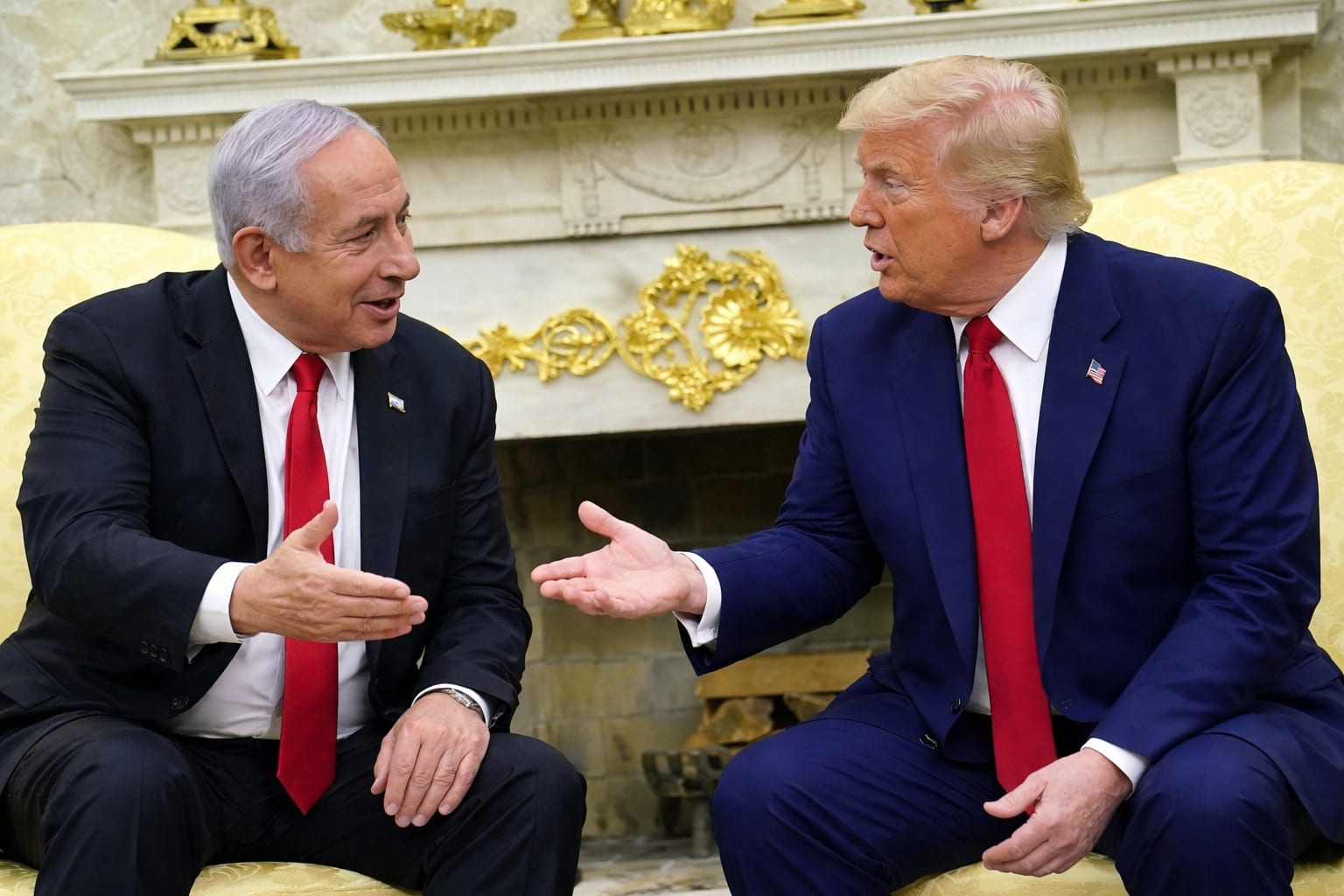 Casa Albă suspectează o breșă după discuții despre Iran și Epstein. Ce indică fragmentele din cartea despre Trump