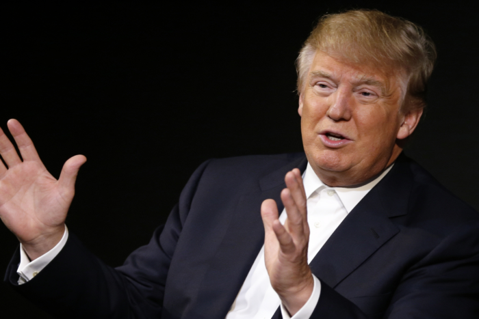 Trump suspendă raidurile, dar menține blocada asupra Iranului. Ce e în joc pentru petrol și carburanți