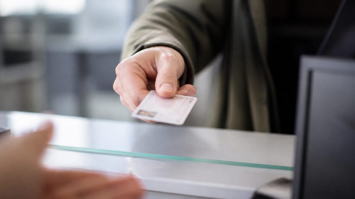 Programarea online pentru buletin este gratuită și netransmisibilă