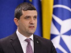 Banii pentru autostrăzi ajung la firmele din România sau pleacă în afară. Ce arată cele 9 contracte SAFE Banii pentru autostrăzi ajung la firmele din România sau pleacă în afară. Ce arată cele 9 contracte SAFE