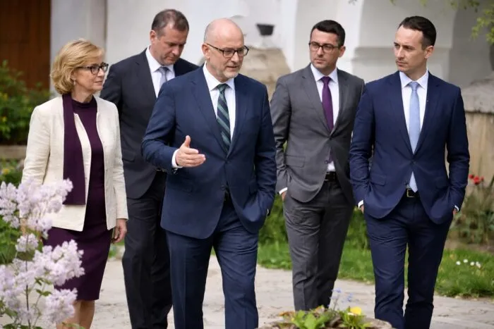 Trei variante propuse de Kelemen Hunor pentru noul guvern. Cum vrea UDMR să forțeze un acord între partide până joi