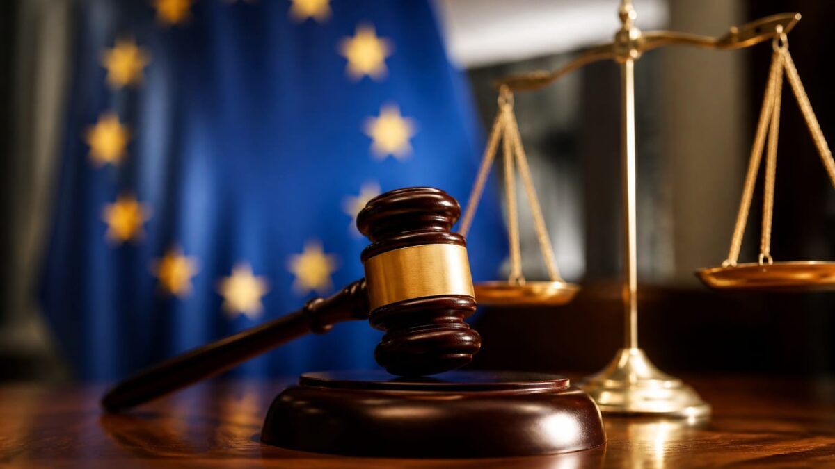 Peste 20.000 de euro pe lună pentru postul de grefier la CJUE. Cum influențează funcția dreptul aplicat și în România