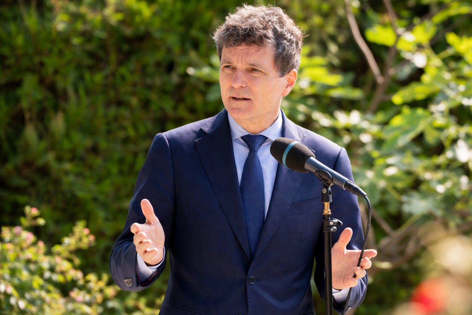 Nicușor Dan cere până vineri propuneri pentru un guvern minoritar. Ce calendar a fixat înainte de summitul din Polonia