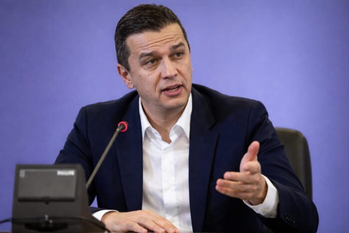 PSD asigură învestirea Guvernului Veștea, dar mută puterea spre sine. Cine câștigă și cine pierde în noul executiv PSD asigură învestirea Guvernului Veștea, dar mută puterea spre sine. Cine câștigă și cine pierde în noul executiv