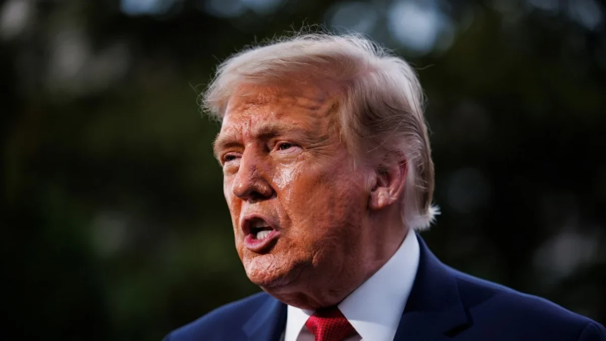 Trump semnează ordin executiv pentru securitatea inteligenței artificiale. Reguli voluntare pentru giganții tech. inteligența artificială