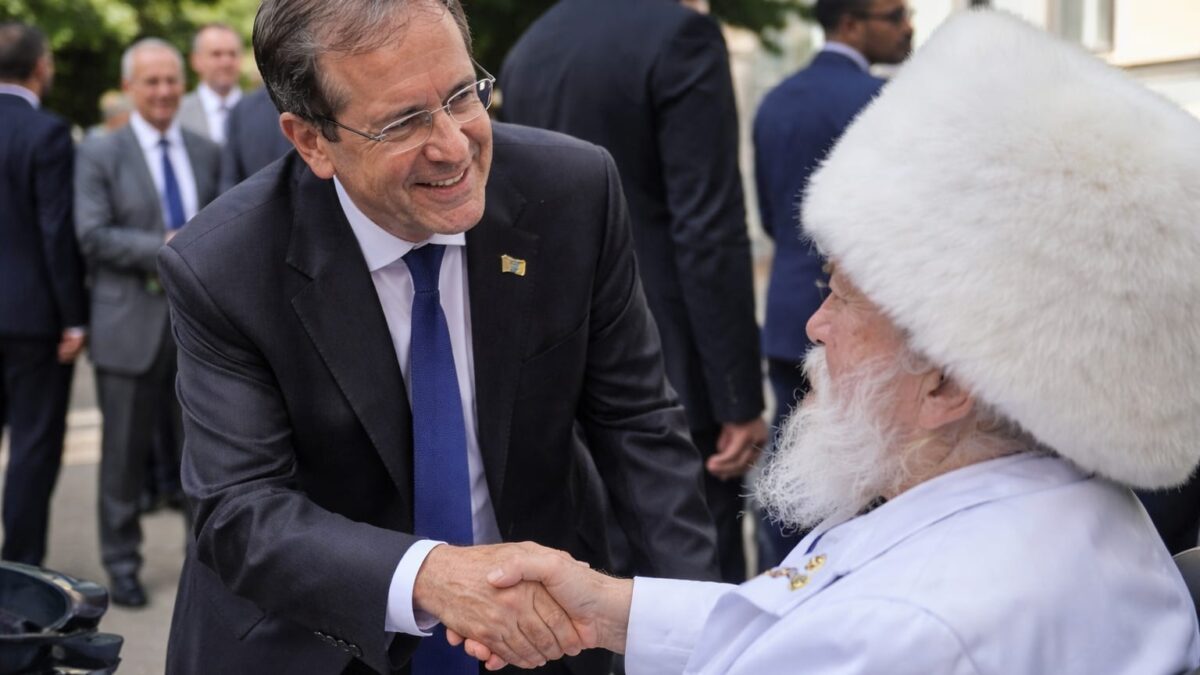 800 de metri de drum refăcuți pentru vizita lui Isaac Herzog la Iași, la 85 de ani de la Pogrom