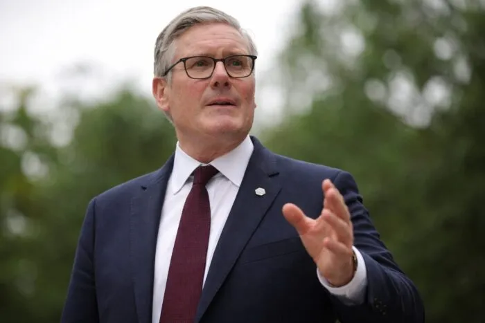 Keir Starmer a demisionat după 23 de luni la Downing Street. Pierderile istorice din alegeri au forțat decizia