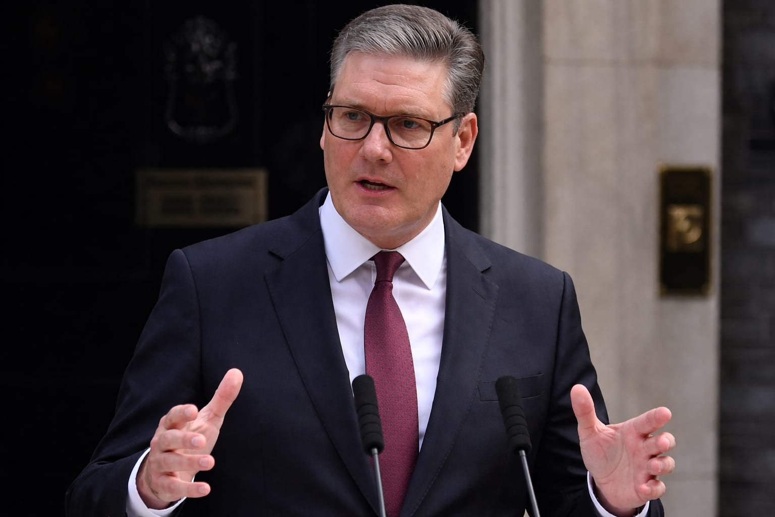 Demisia lui Keir Starmer deschide lupta pentru putere în Labour. Ce se joacă pentru guvern și relația cu UE