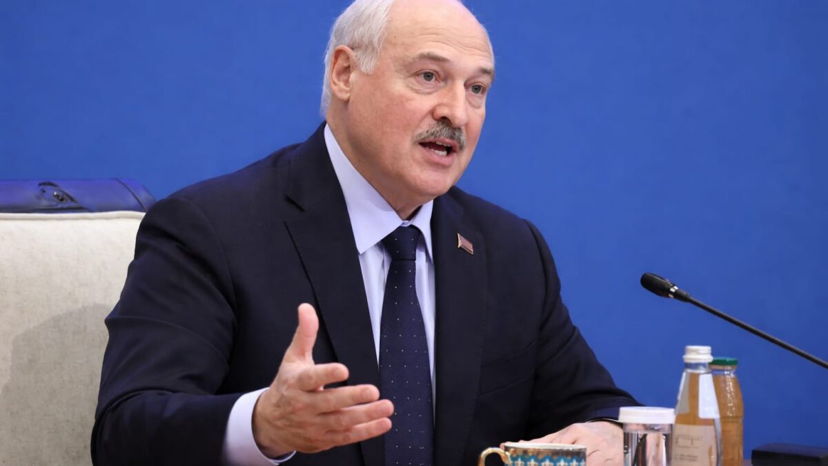 Lukașenko avertizează Kievul să nu atragă Belarusul în război. Cum își reafirmă sprijinul pentru Rusia