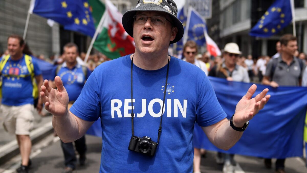 Marea Britanie reaprinde discuția despre UE. Ce pot câștiga România și românii care muncesc în Regatul Unit