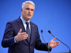 Dragoș Pîslaru acuză PSD că blochează negocierile pentru guvern.