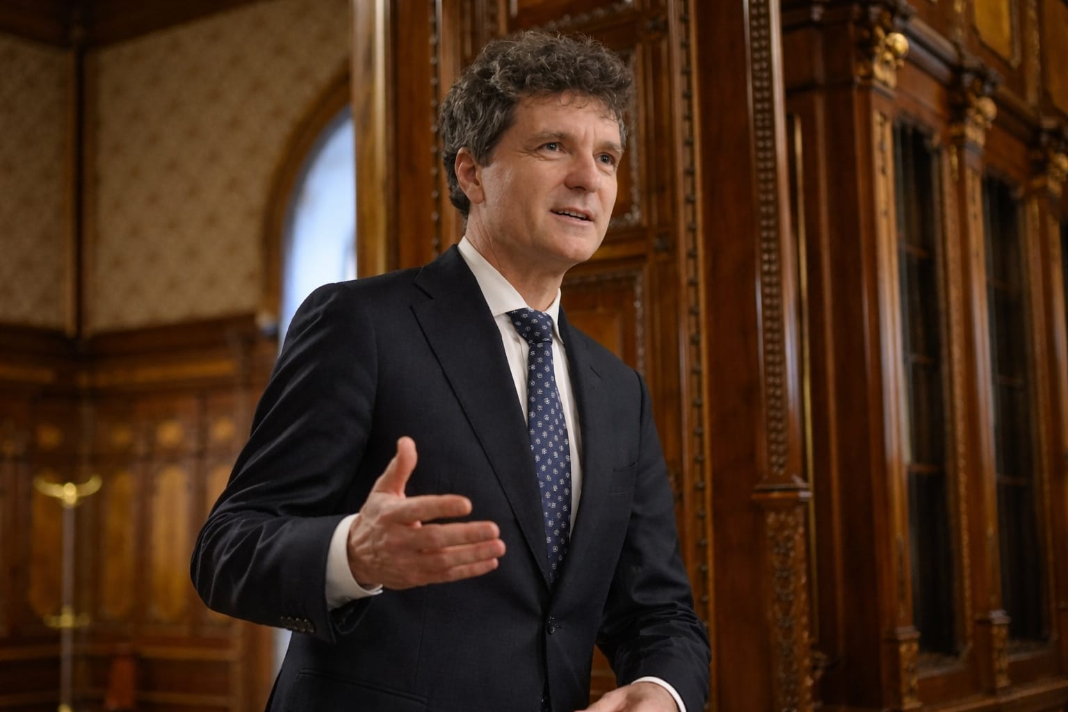 Nicușor Dan mai are o singură șansă pentru noul guvern. Ce riscă România dacă blocajul trece de august