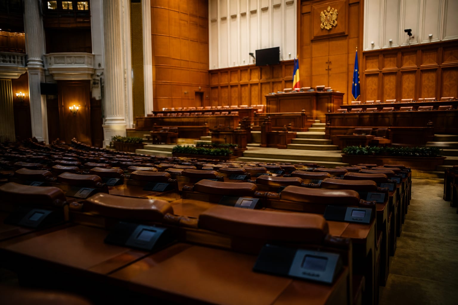 Nicușor Dan blochează varianta Siegfried Mureșan premier. Ce riscă România fără guvern cu puteri depline