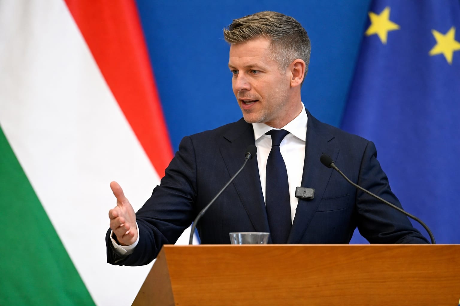 Noul premier ungar schimbă linia Orbán la Bruxelles. Ce urmează pentru fondurile europene și aderarea Ucrainei