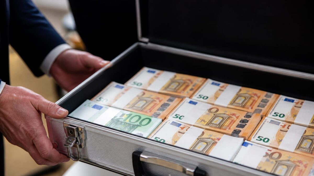 Peste 20 de miliarde de euro, salvate în PNRR după negocierile României cu Comisia Europeană