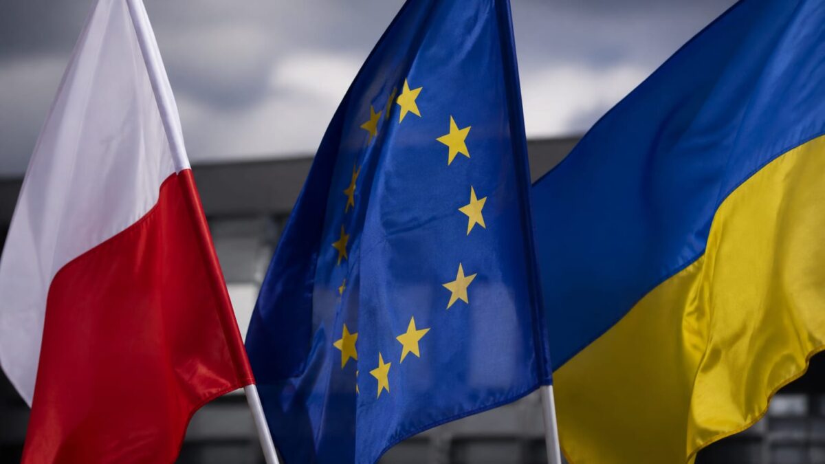 Polonia condiționează aderarea Ucrainei la UE, solicitând renunțarea la simboluri istorice precum Bandera.